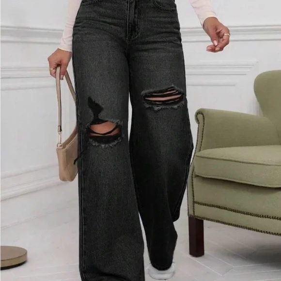 NWT Women's Charcoal Distressed Wide Leg Jeans - Picture 3 of 6